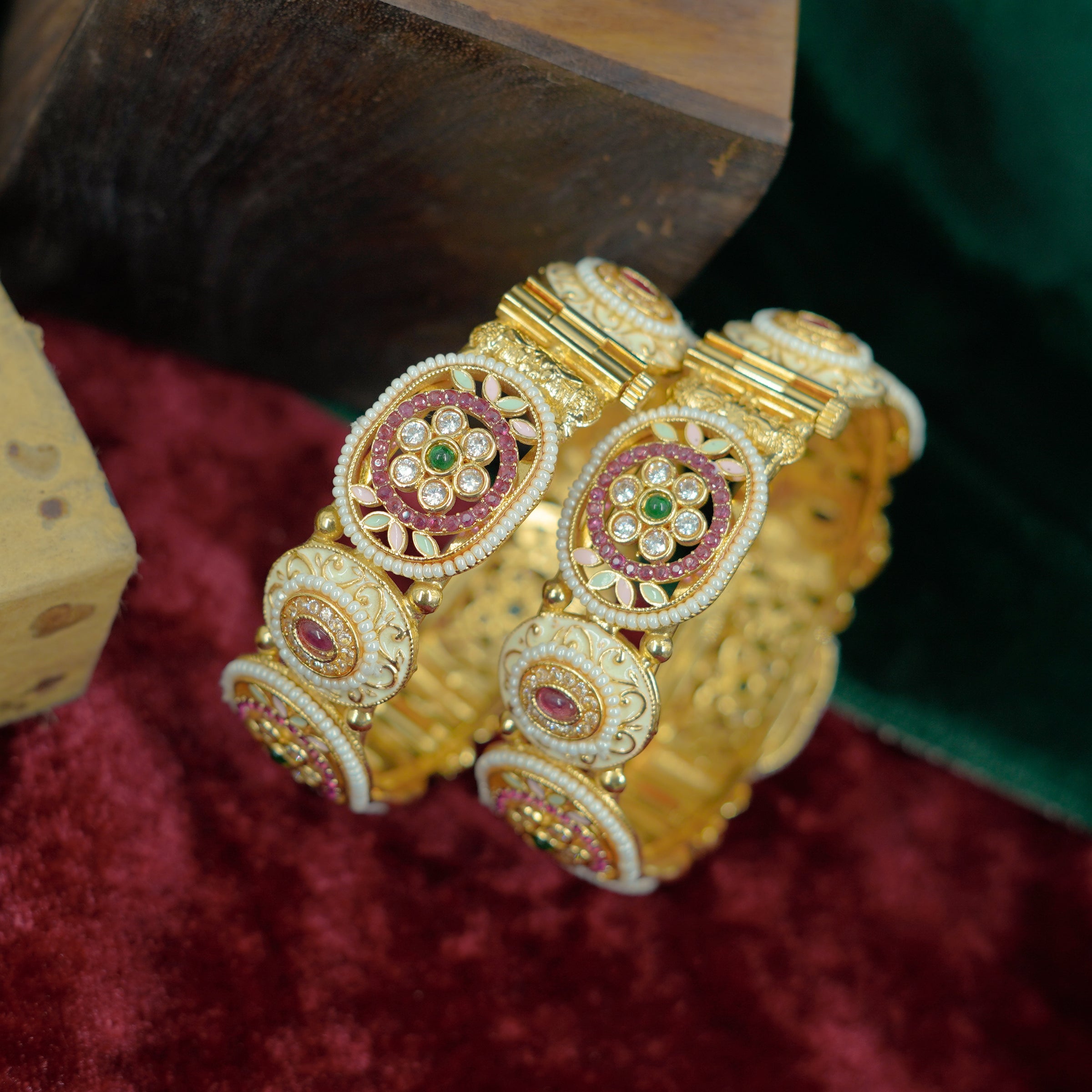 Antique Kundan Kadas
