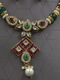 Red/Green Crystals Short Necklace