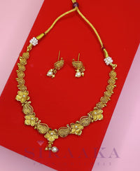 FLOWER DESIGN SHORT NECKLACE