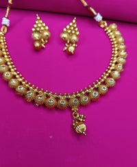 TRENDY SHORT NECKLACE