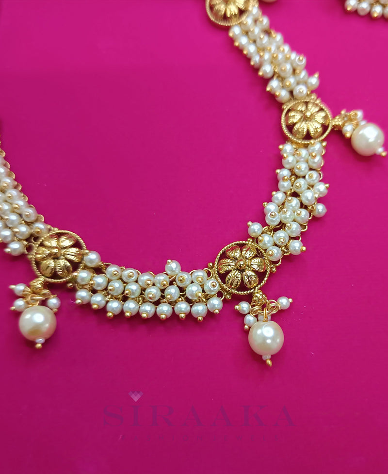 PEARL GOLD SHORT NECKLACE