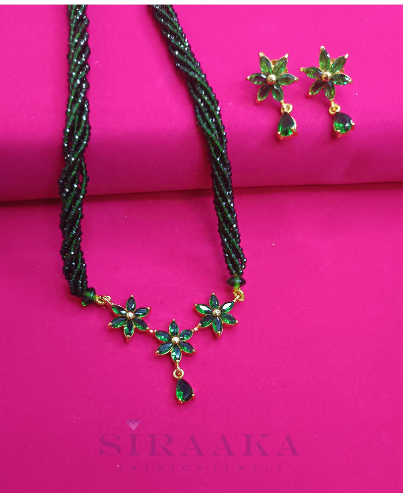 GREEN BEADS SHORT NECKLACE