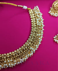 LOREALS GOLDEN SHORT NECKLACE