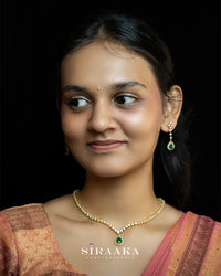 Minimal Zircon Short Necklace