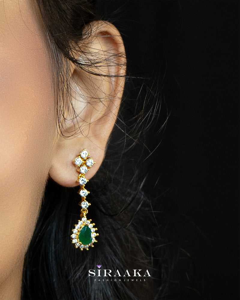 Minimal Zircon Short Necklace